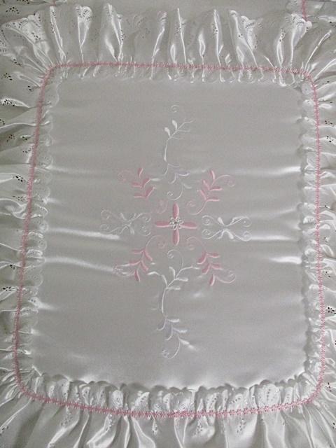 elegantní zavinovačka na křest satén - růžový lem 2